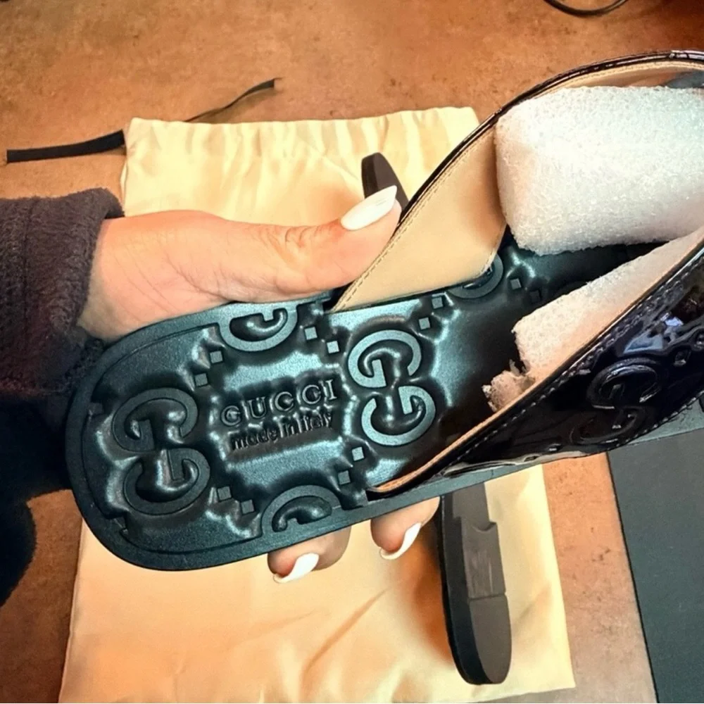 GG Black Patent Thong Sandals with Gold Double G -37 - Picture 7 of 8